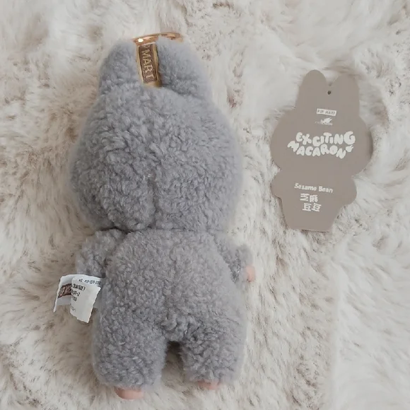 LABUBU ラブブ EXCITING MACARON Sesame Bean Pop Mart THE MONSTERS Labubu - Exciting Macaron Sesame Bean